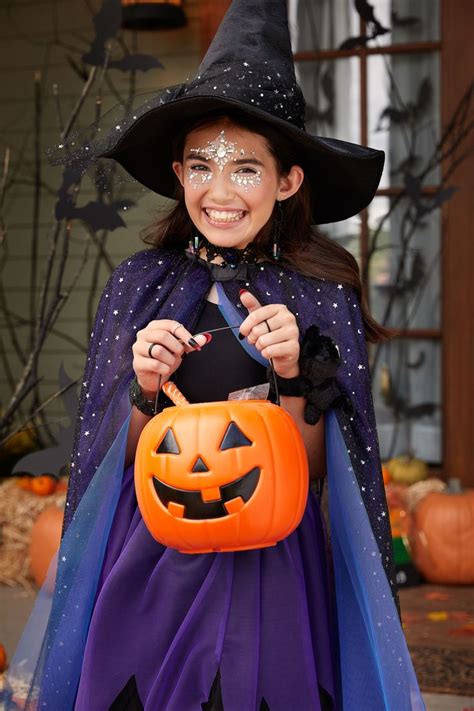 Harness the Energy of the Planets with a Celestial Witchcraft Ritual on Halloween